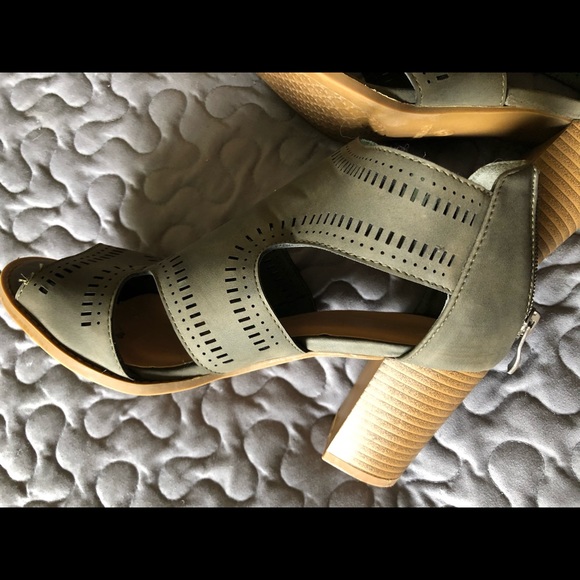 Women’s Shoe-Booties. - Picture 3 of 4